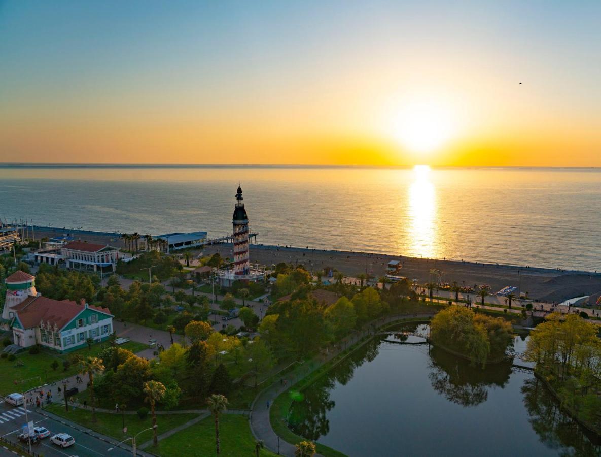 Luxury Sea View Orbi City Batumi Exteriör bild